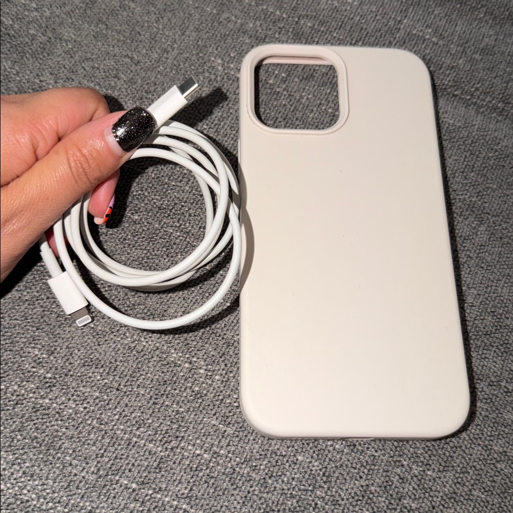 13pro max Silicone Case & Usb-C Charging Cable